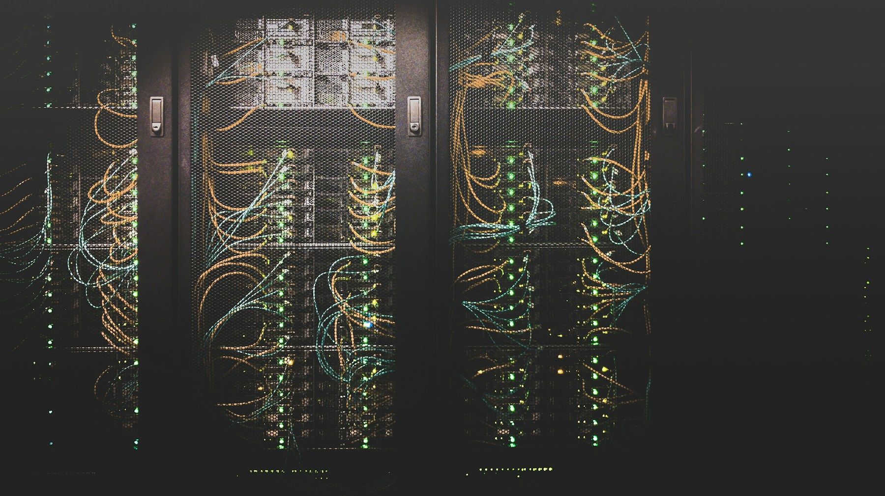 Connected server infrastructure